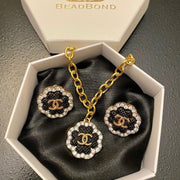 Black and Gold Vintage Button Set